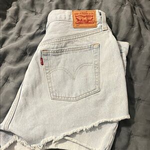 Levi’s 501 Jean shorts in great condition